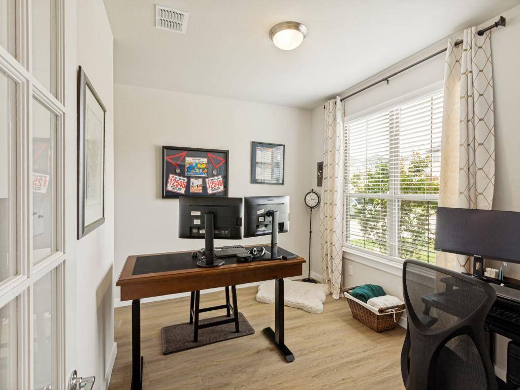 10613 Smiths Bend Road, Fort Worth, TX 76126