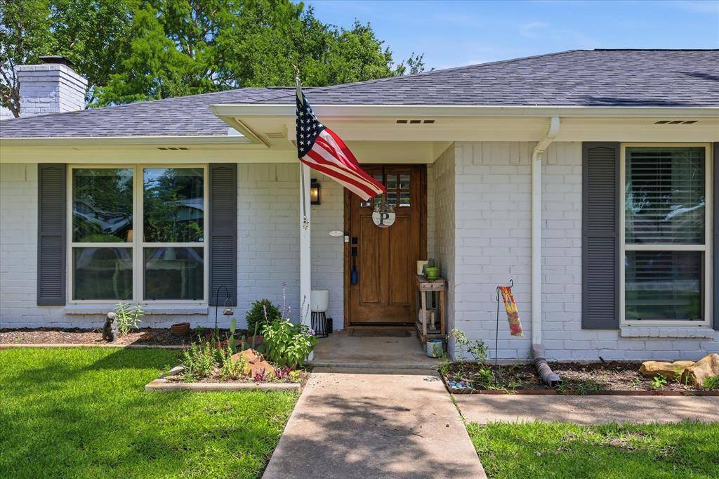 8413 Hillcrest Court, North Richland Hills, TX 76182