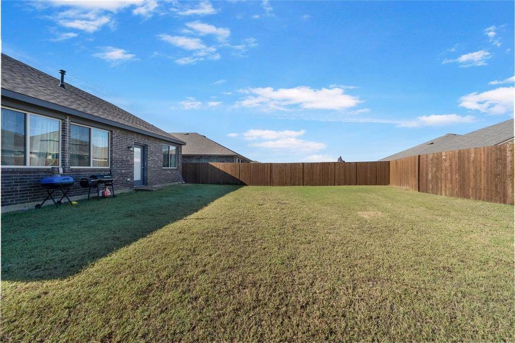 989 Kingbird Lane, Alvarado, TX 76009