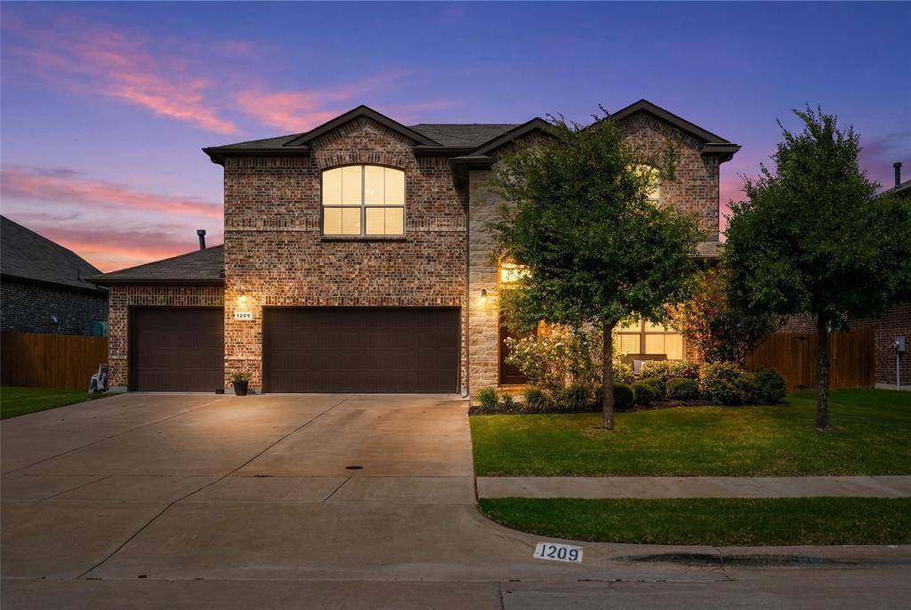 1209 Alnwick Lane, Saginaw, TX 76131