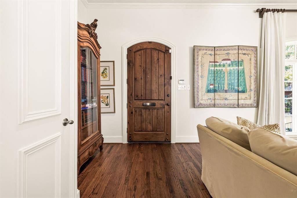 4608 Gilbert Avenue, Dallas, TX 75219