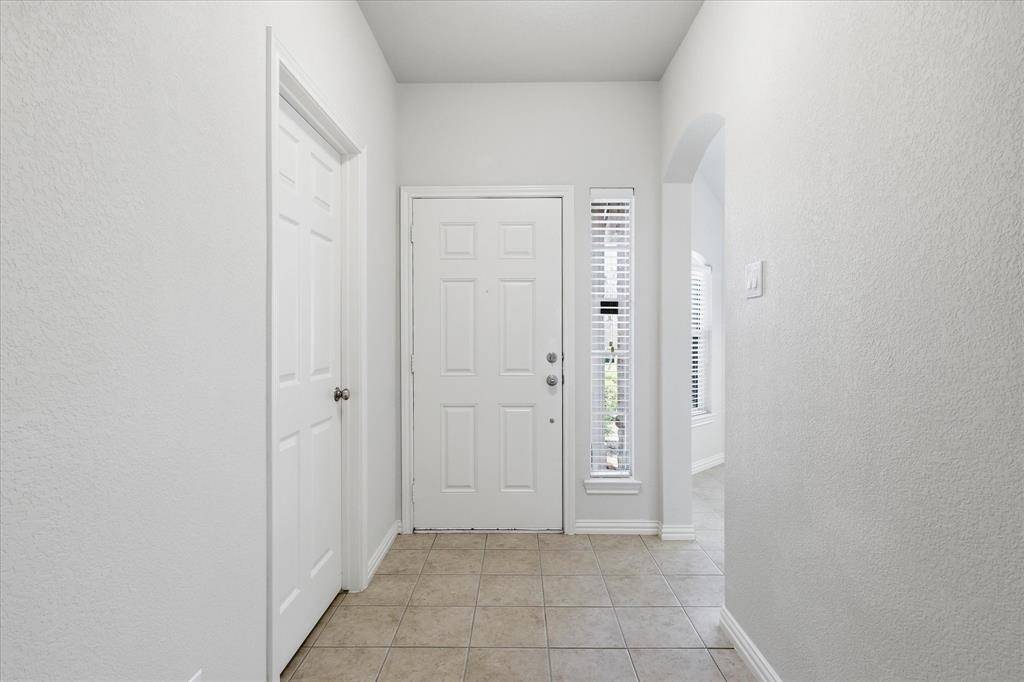 4517 Fir Drive, Fort Worth, TX 76244