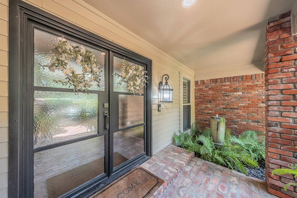 1406 Riverview Drive, Arlington, TX 76012