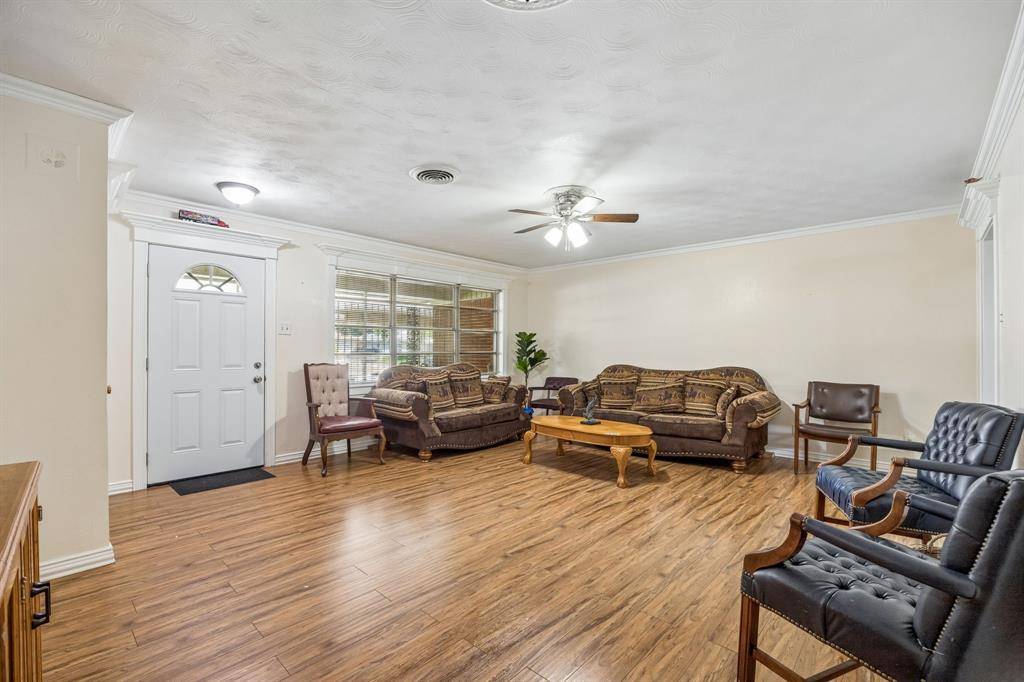 2122 S Vernon Avenue, Dallas, TX 75224
