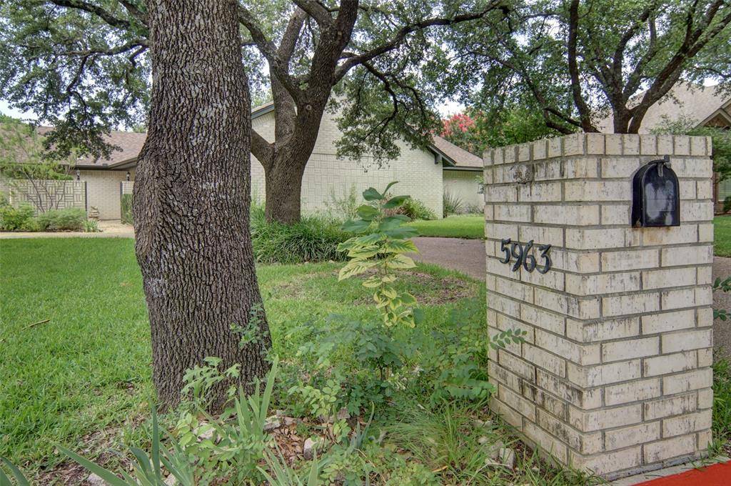 5963 River Bend Drive, Benbrook, TX 76132