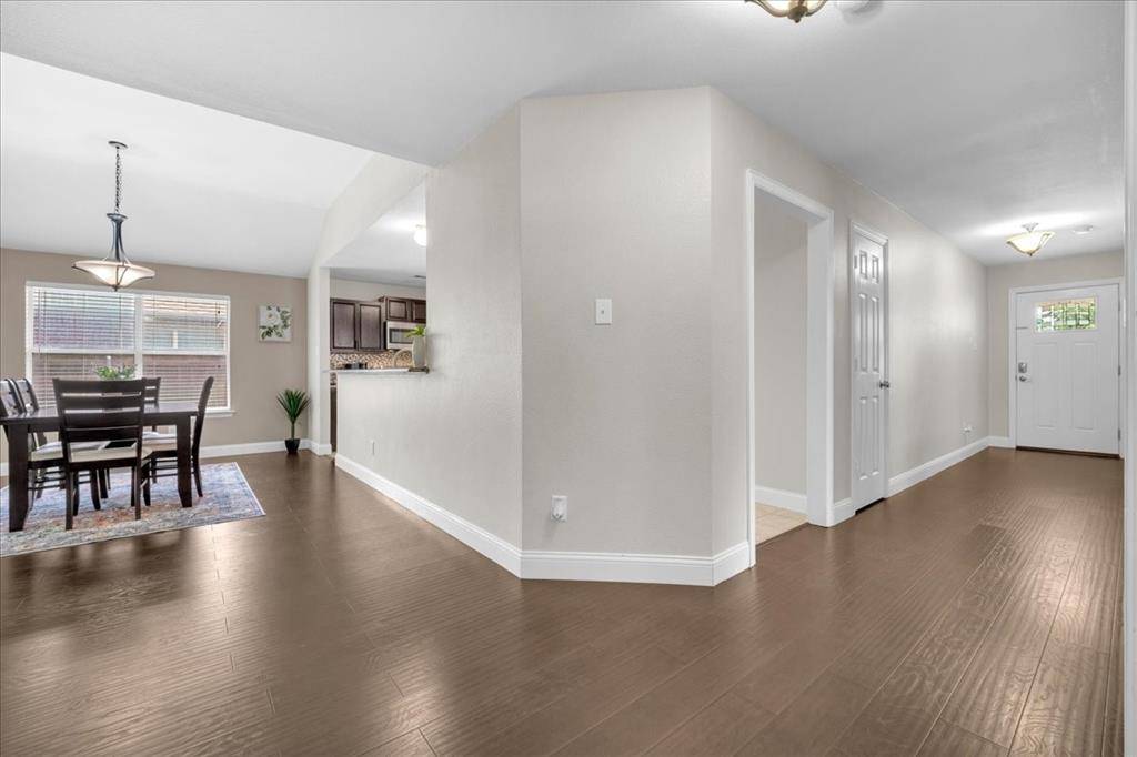 115 E Cason Street, Irving, TX 75061
