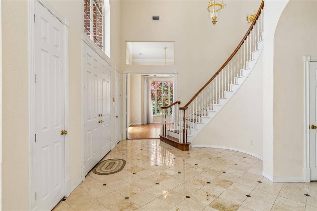 1119 Creekwood Drive, Garland, TX 75044