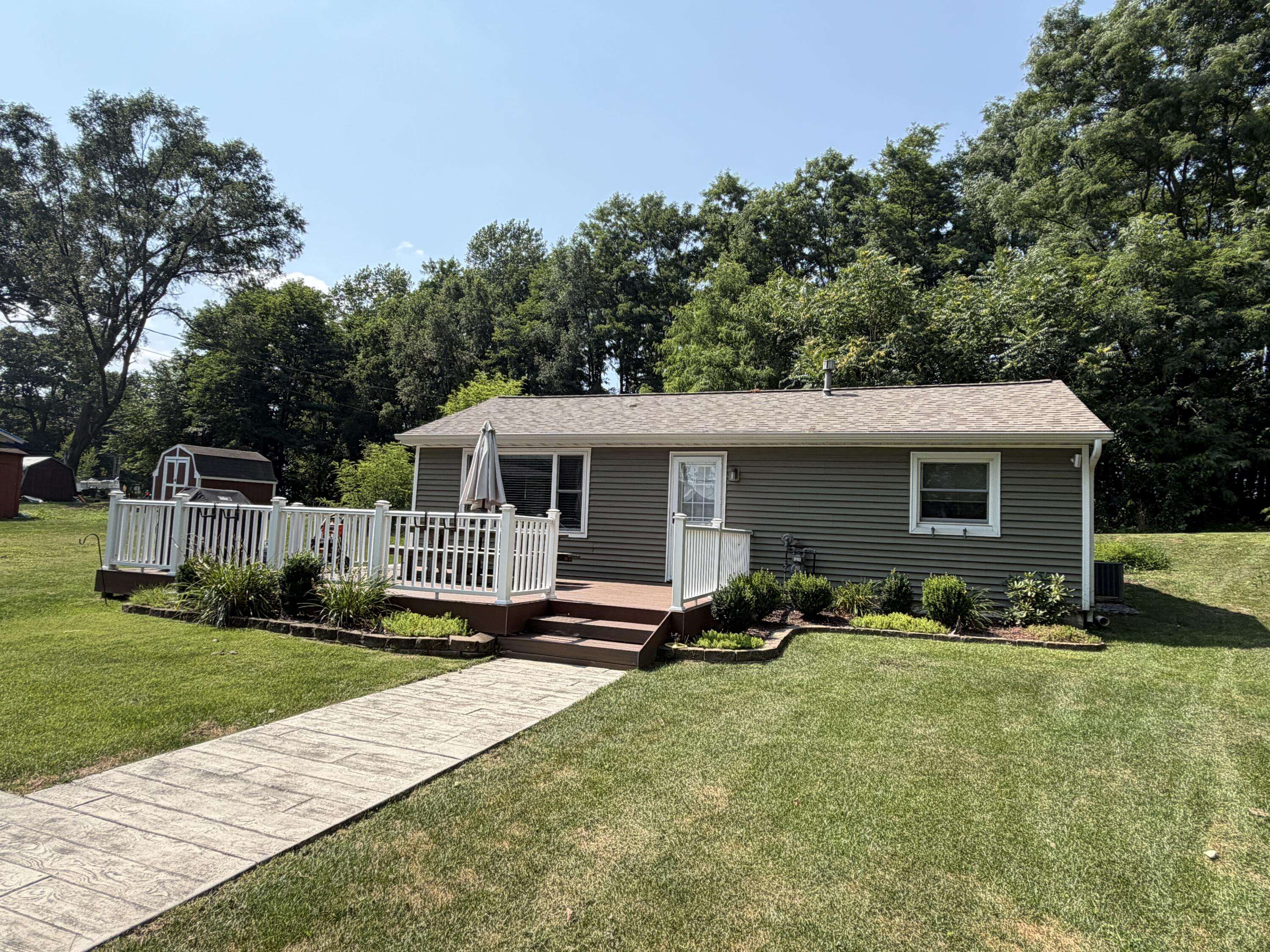 63166 Lakeshore Drive, Keeler Twp, MI 49047