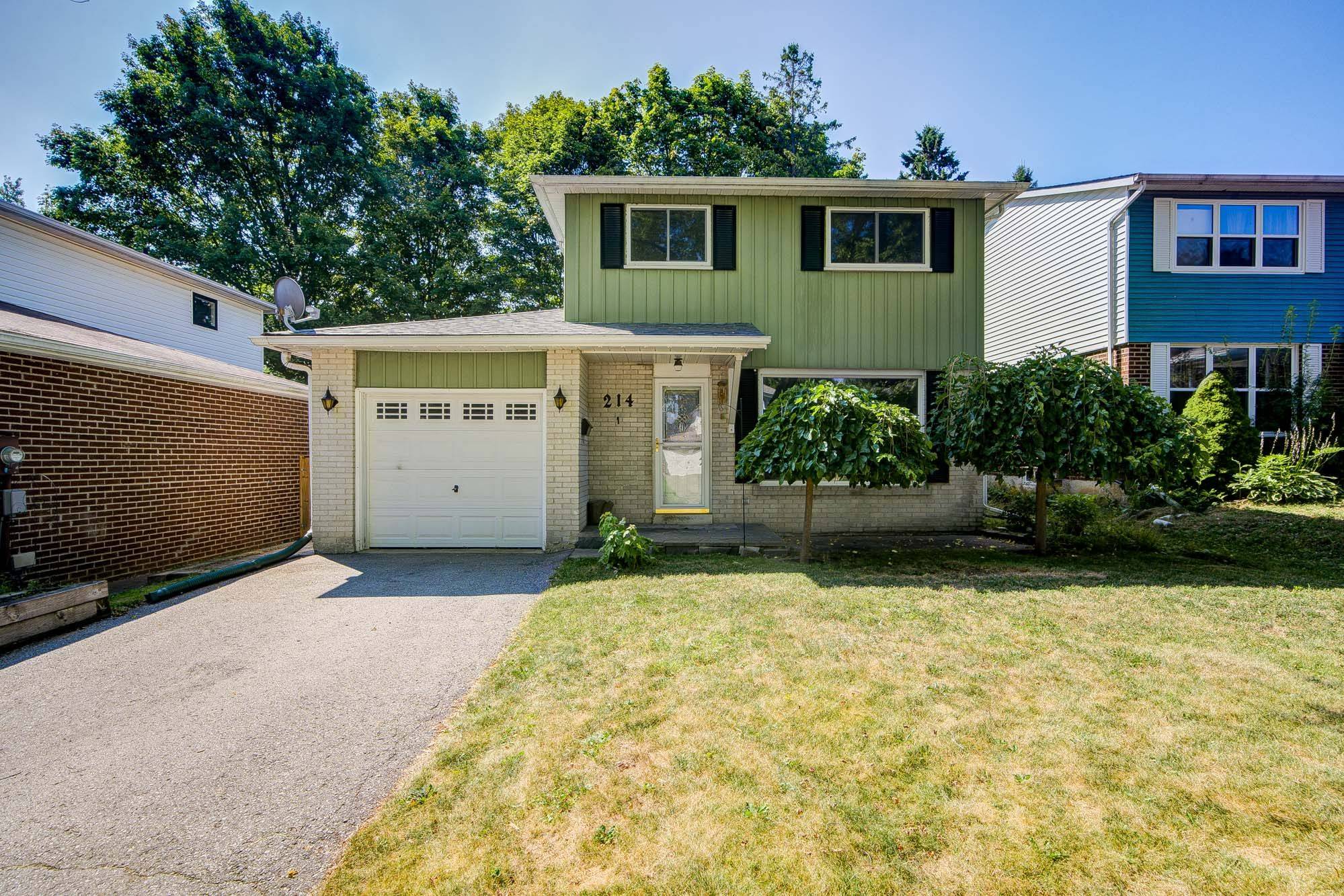 214 William Roe BLVD, Newmarket, ON L3Y 1B5