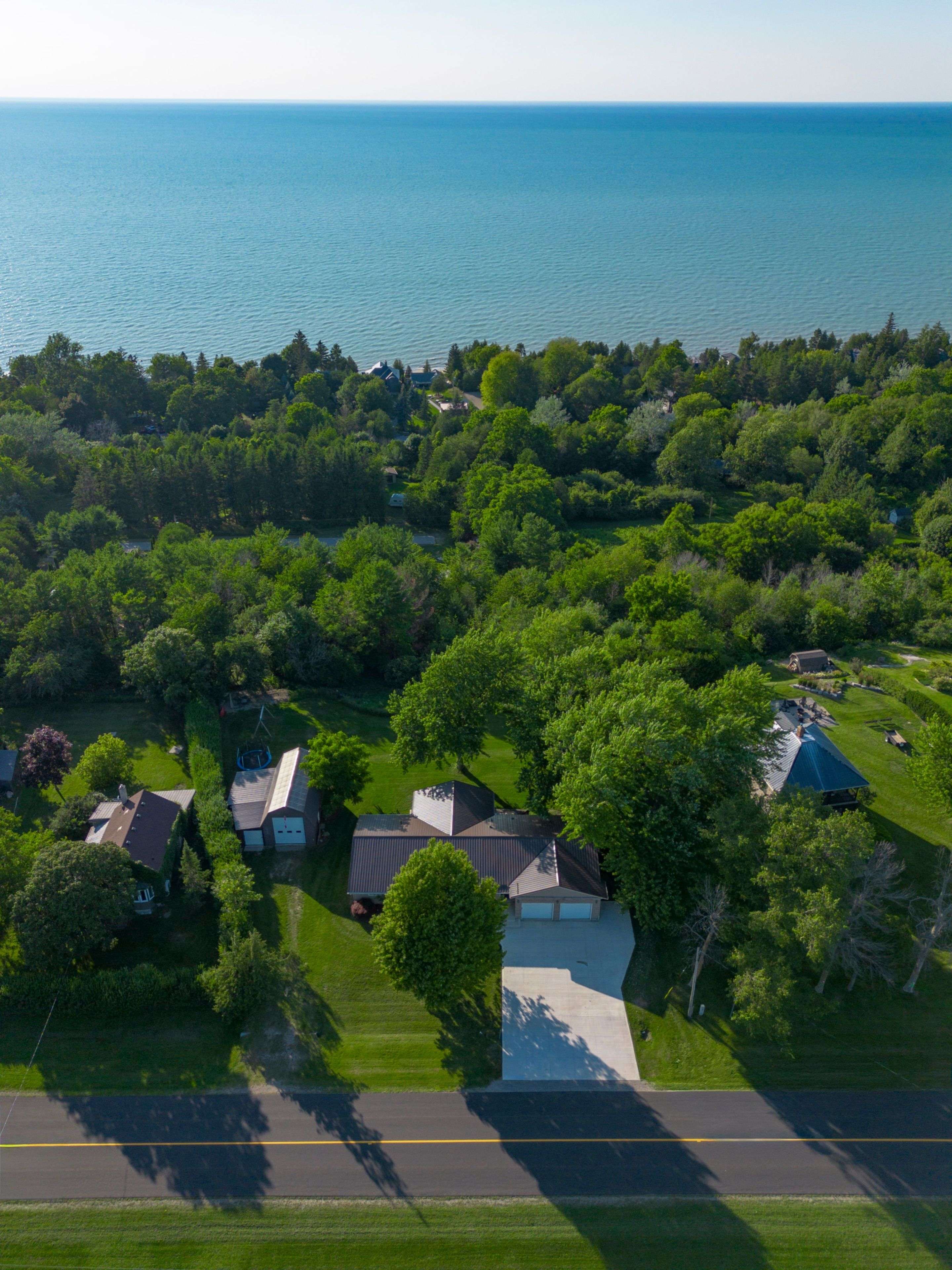 796 Lake Range DR, Huron-kinloss, ON N2Z 0B3