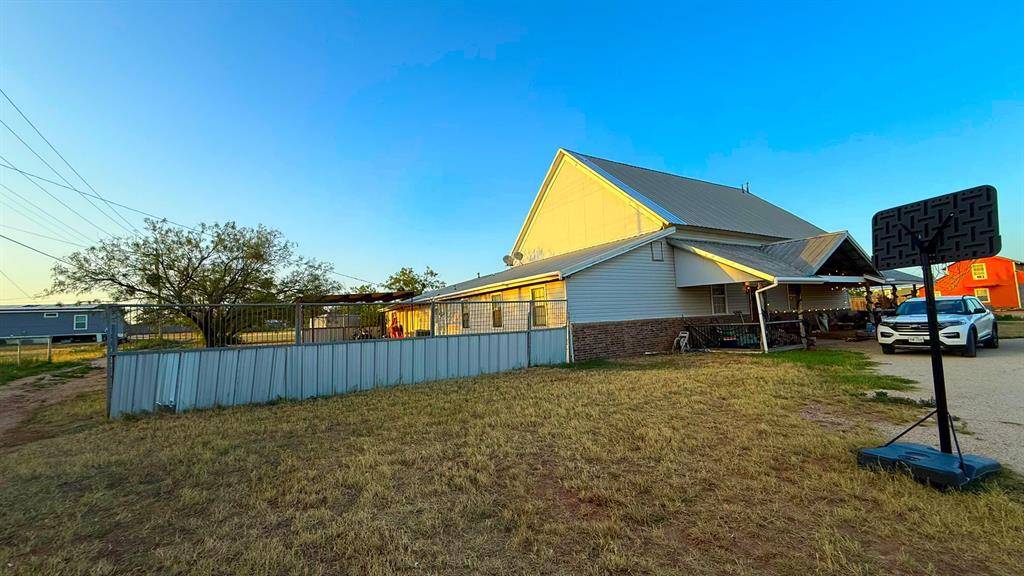 1302 20th Street, Anson, TX 79501