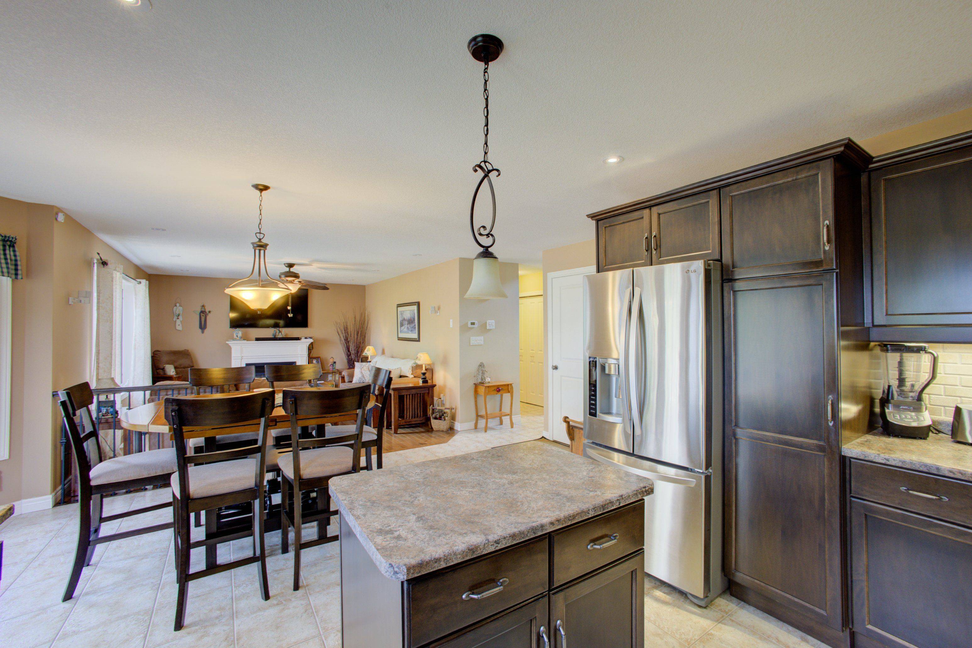 237 Carrol ST, Wellington North, ON N0G 1A0