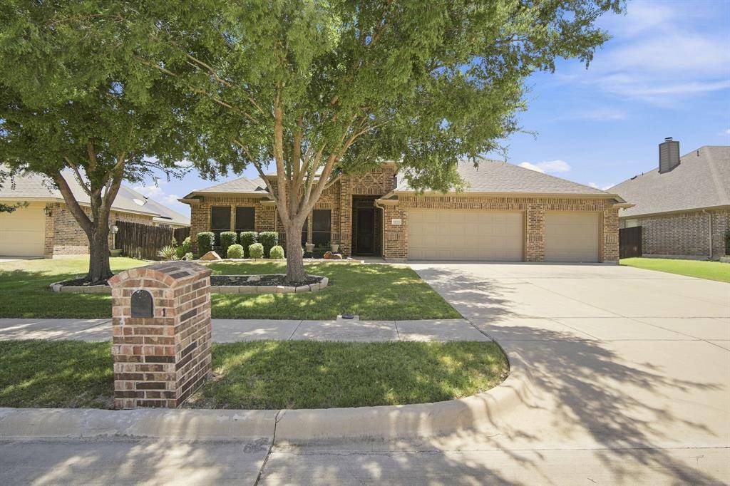 5610 Paradise Drive, Midlothian, TX 76065
