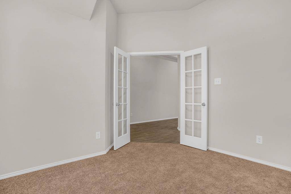 10337 Lenten Rose Street, Fort Worth, TX 76036