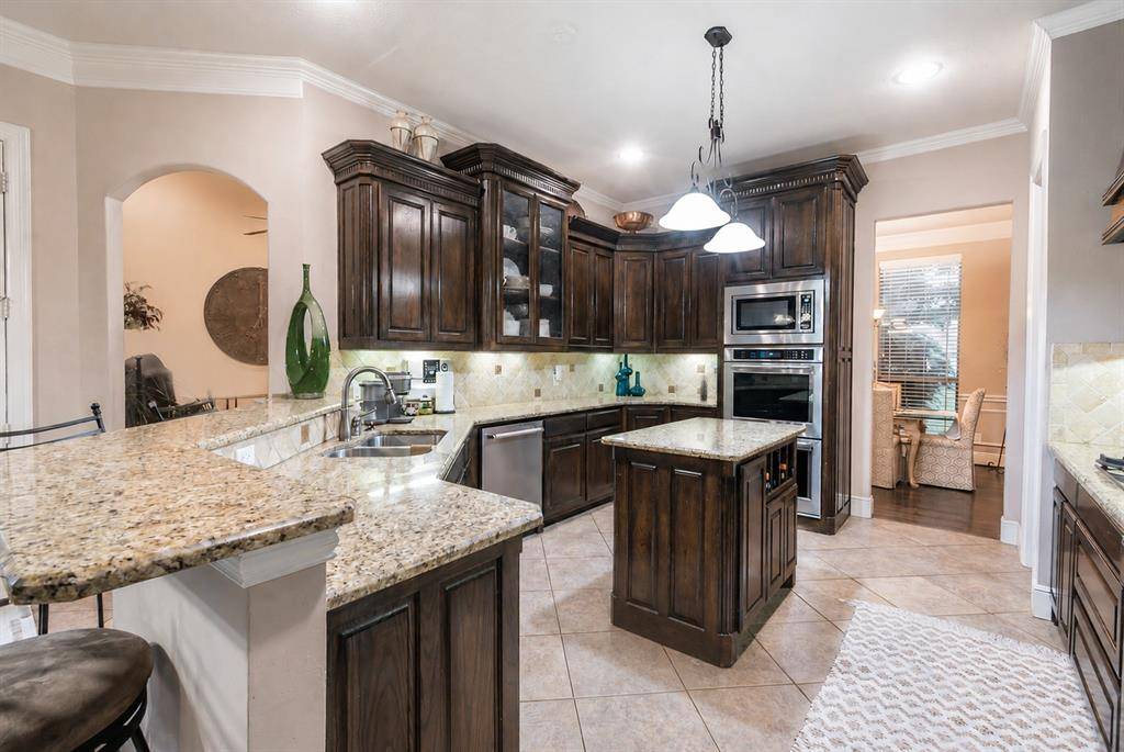 8271 Glenwick Drive, Waxahachie, TX 75167