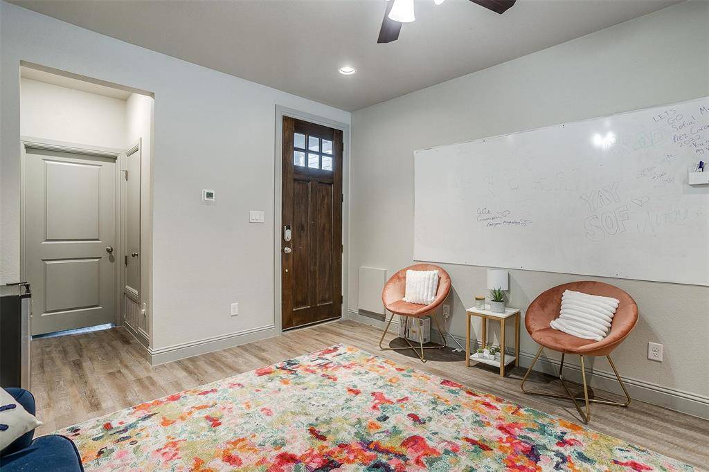 2539 Mccart Avenue, Fort Worth, TX 76110