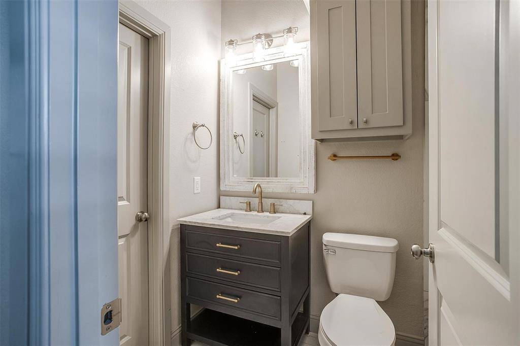 2539 Mccart Avenue, Fort Worth, TX 76110