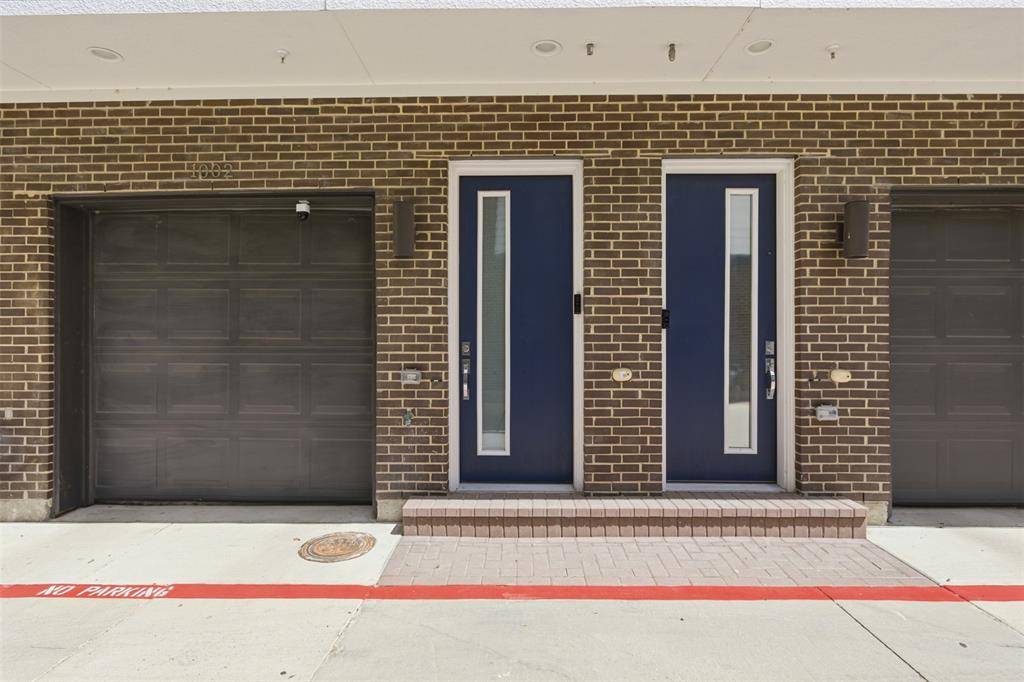 381 E Greenbriar Lane #1002, Dallas, TX 75203