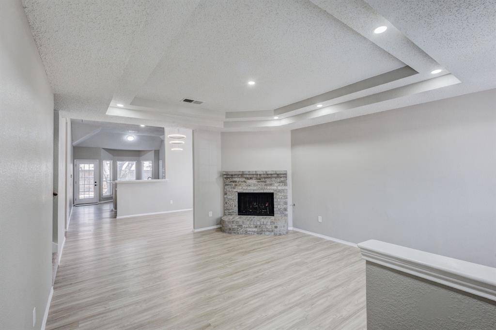9049 Elbe Trail, Fort Worth, TX 76118
