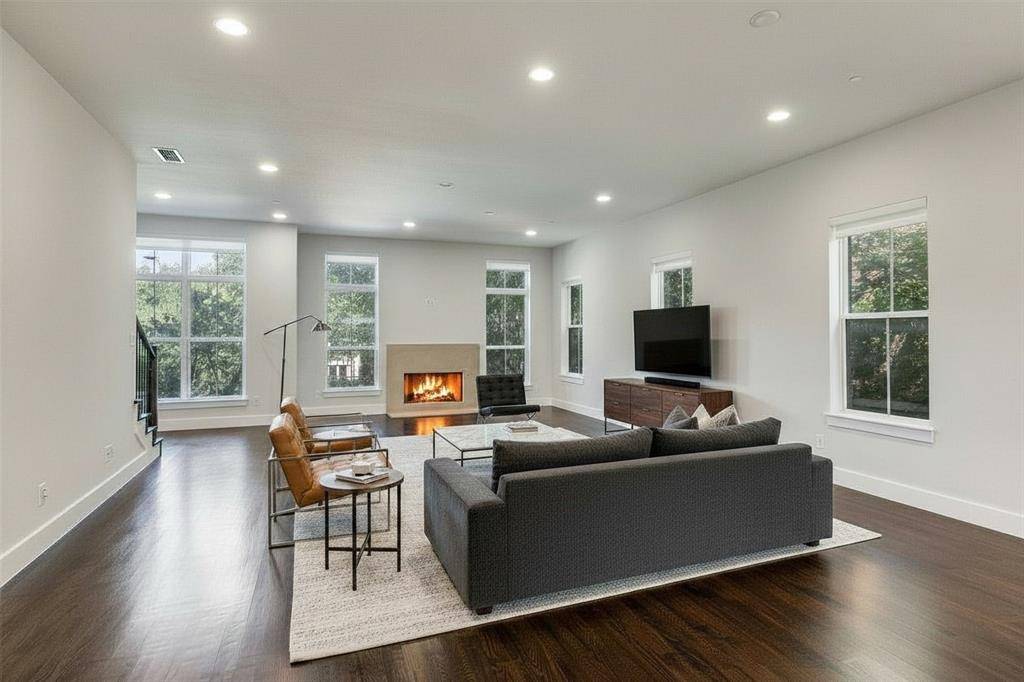 7700 Eastern Avenue #401, Dallas, TX 75209