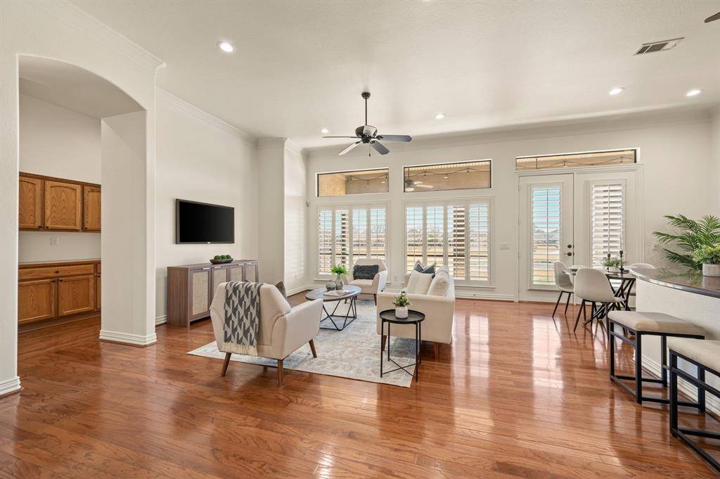 9317 Grandview Drive, Denton, TX 76207