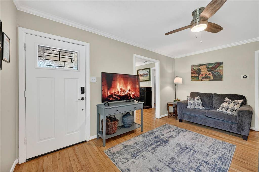 601 Circle Drive, Arlington, TX 76010