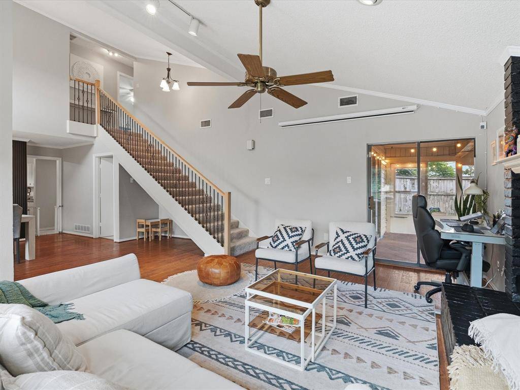 2812 Prescott Drive, Carrollton, TX 75006
