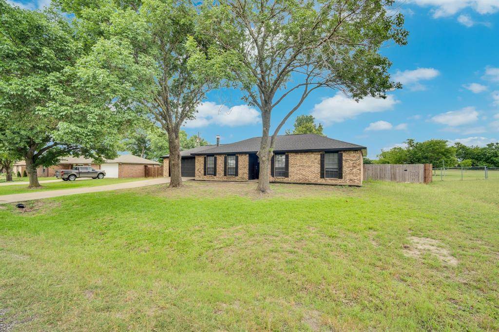 114 Becky Lane, Waxahachie, TX 75165