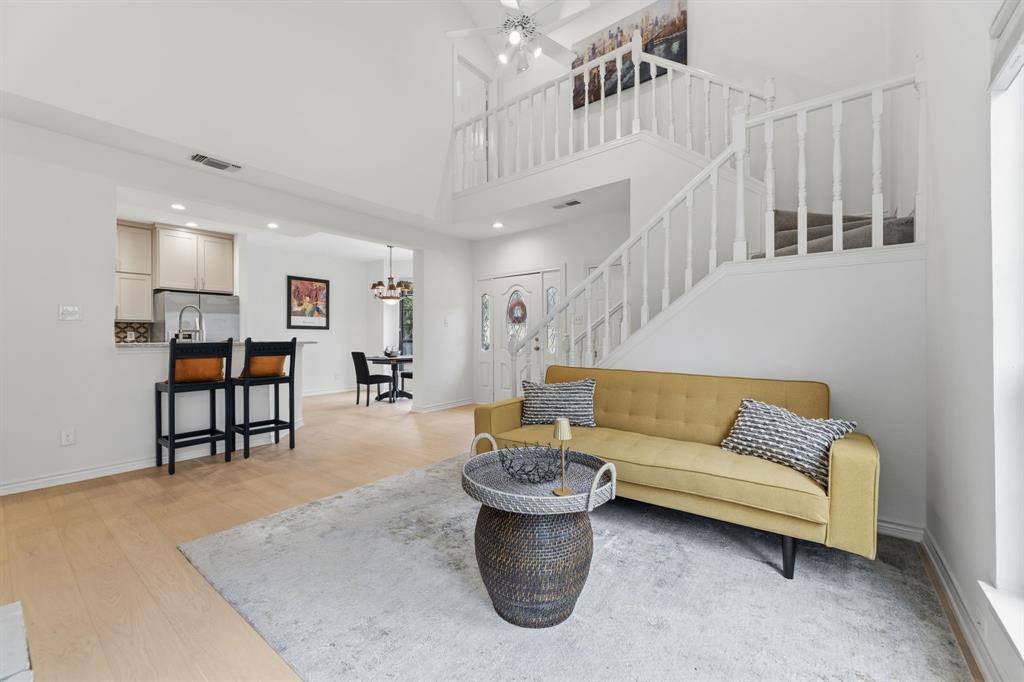 201 Cimarron Trail #3, Irving, TX 75063
