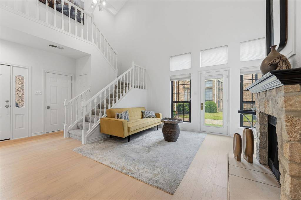 201 Cimarron Trail #3, Irving, TX 75063