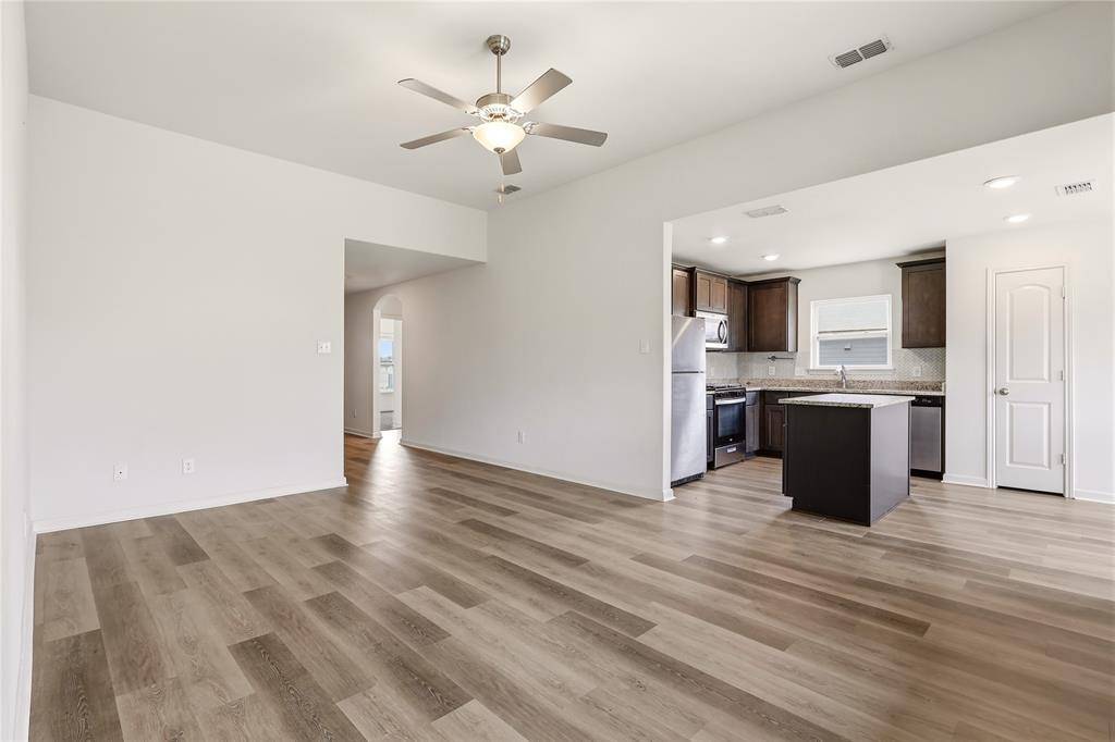 2405 Stillwater Drive, Ponder, TX 76259