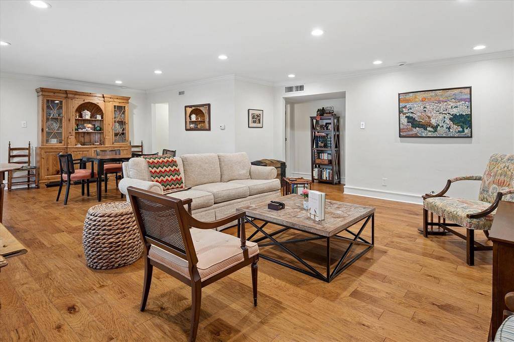6238 Bandera Avenue #A, Dallas, TX 75225