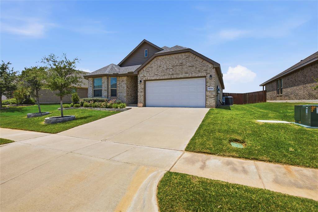 1500 Seabiscuit Drive, Granbury, TX 76049