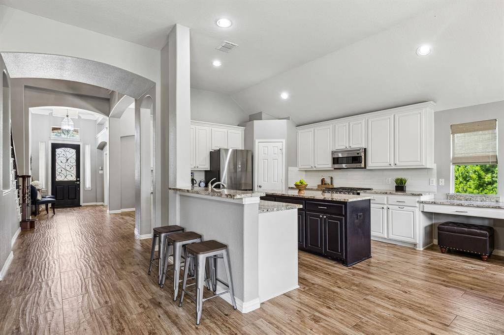 1916 Annabel Avenue, Flower Mound, TX 75028