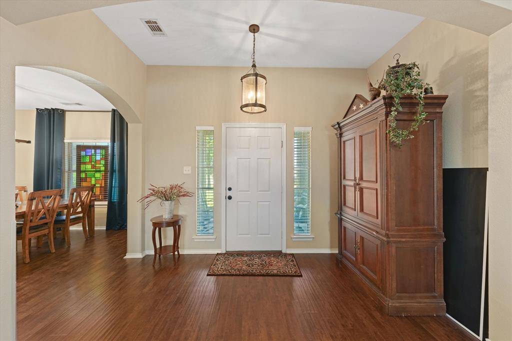112 Springfield Lane, Red Oak, TX 75165
