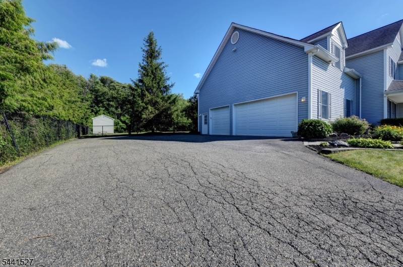 32 Dyer Rd, Wantage Twp., NJ 07461