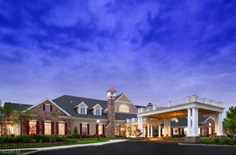 6 Delaware Crossing, Franklin Twp., NJ 08873