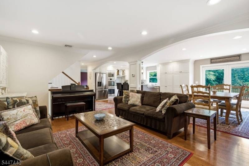 203 W Lake Shore Dr, Rockaway Twp., NJ 07866