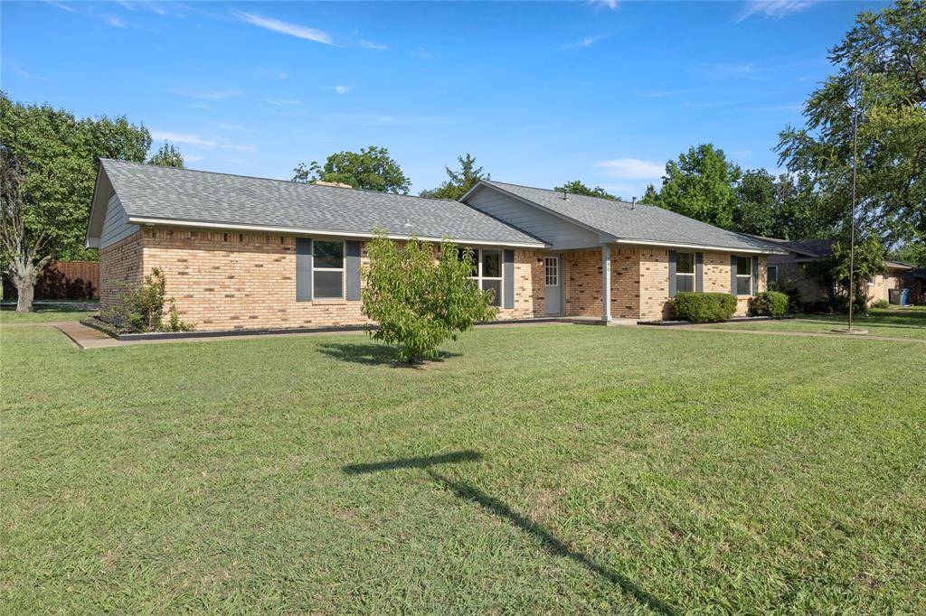 790 W Jefferson Street, Van Alstyne, TX 75495