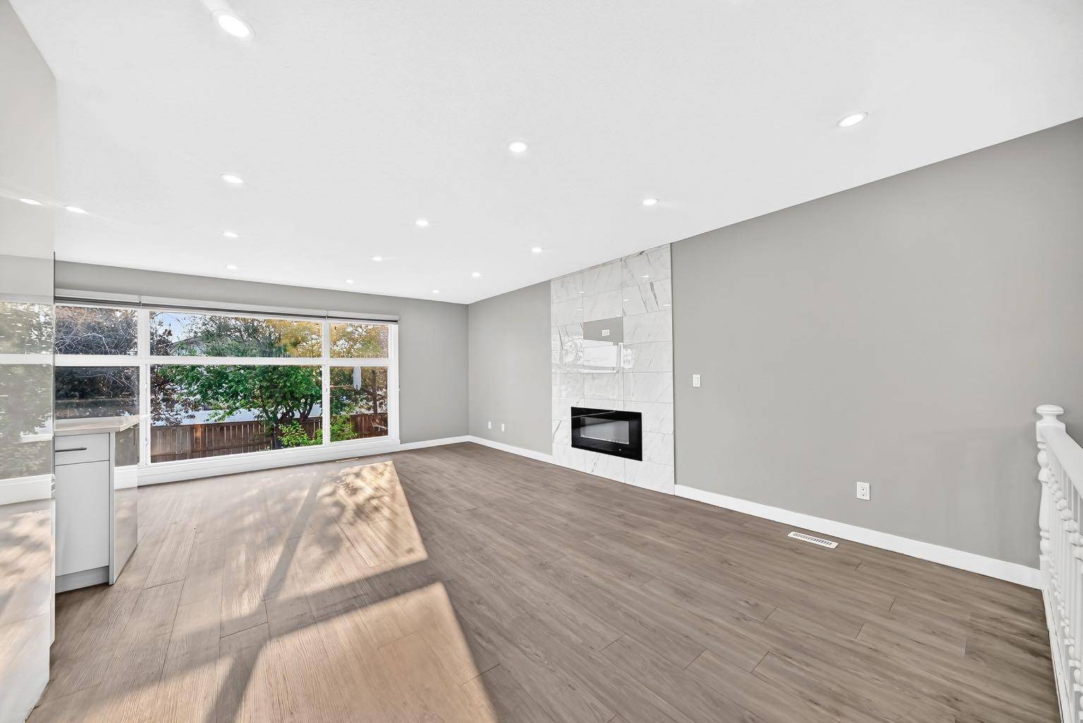 2703 60 ST NE, Calgary, AB T1Y 2G6