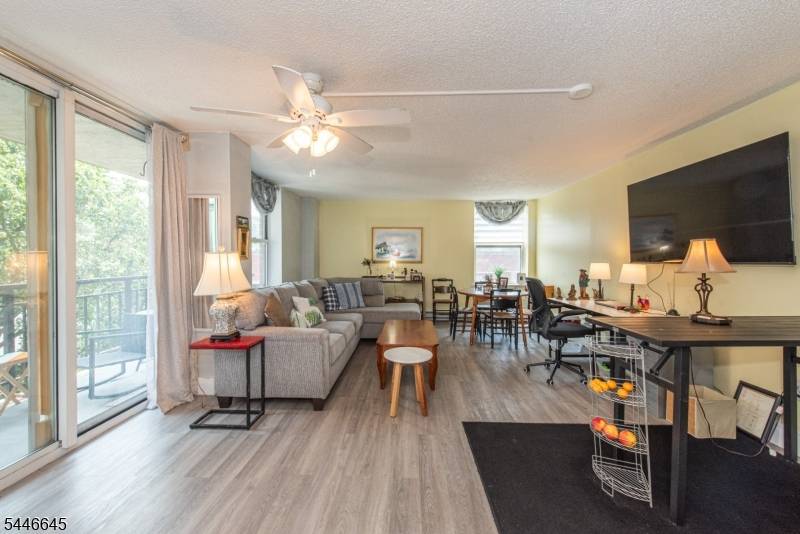 300 Main St #301, Little Falls Twp., NJ 07424