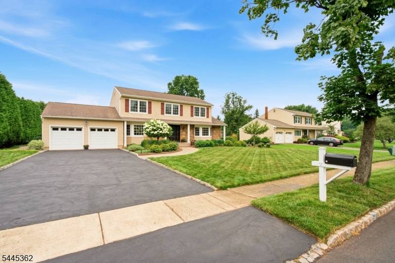 16 Brookside Rd, Roxbury Twp., NJ 07876