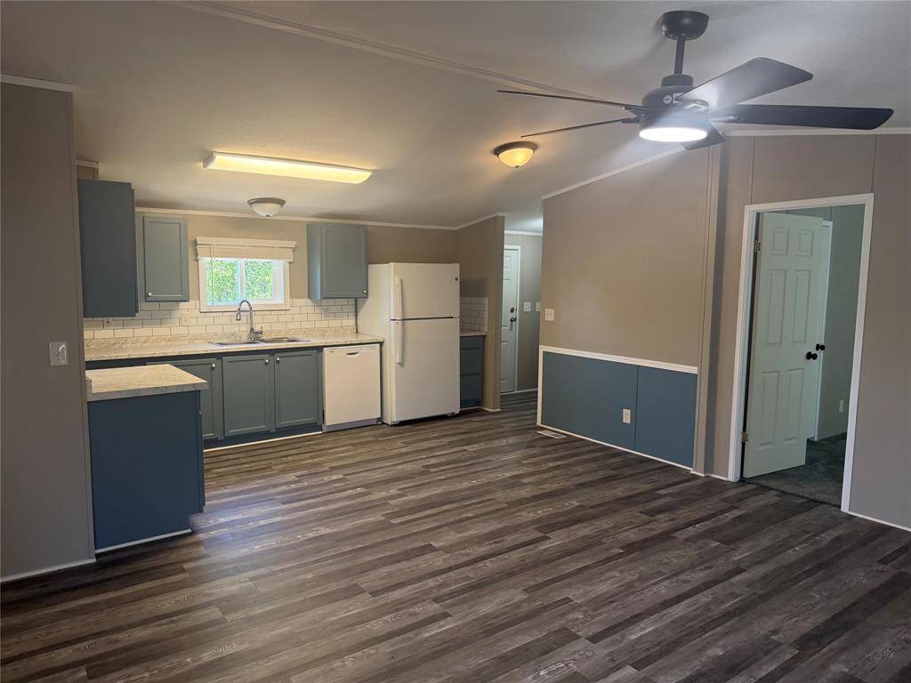 3502 Brazos River Drive, Granbury, TX 76048