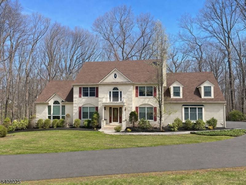 6 Bluebird Ct, Raritan Twp., NJ 08822