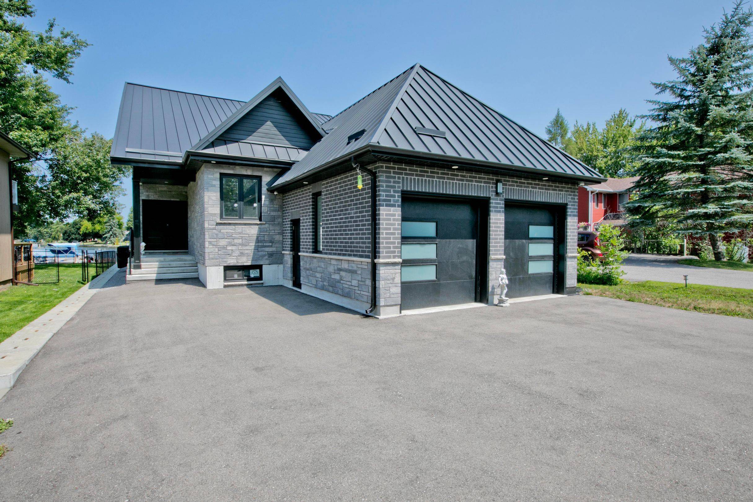 62 Simcoe RD, Ramara, ON L0K 1B0