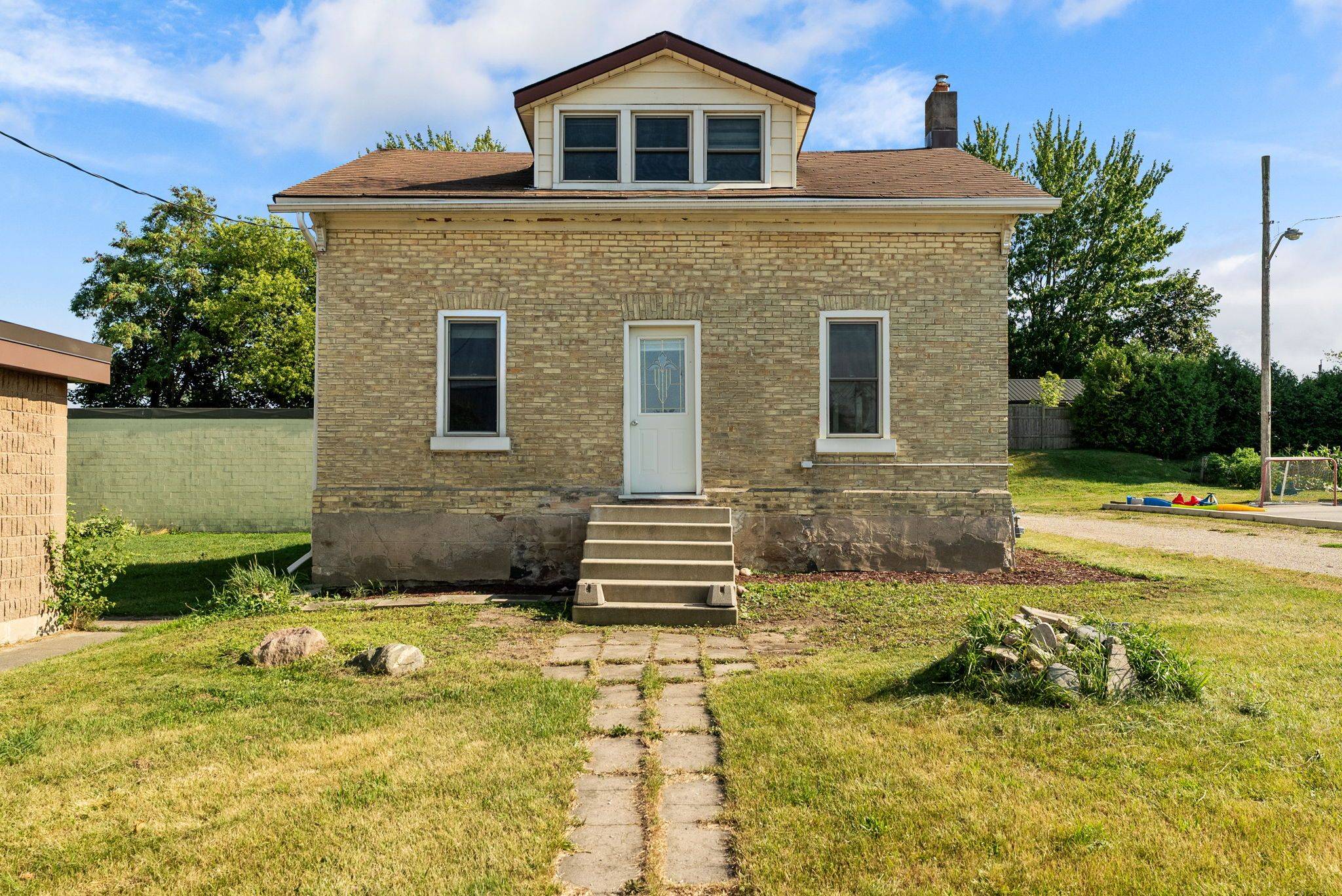 39 Main ST E, Bluewater, ON N0M 2T0