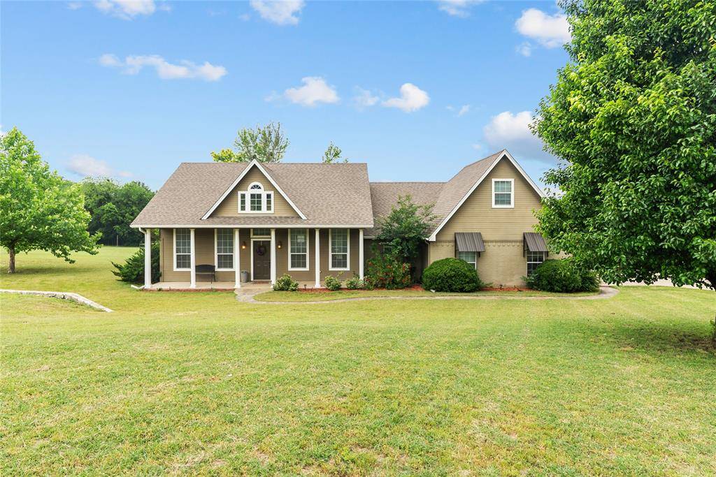 415 Stone Mountain Court, Cresson, TX 76035