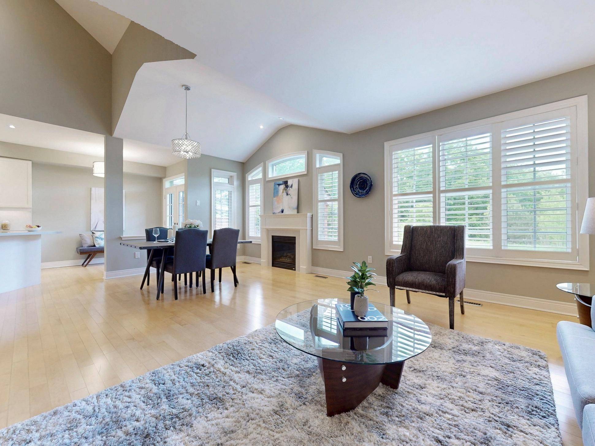 29 Tucker CT, Aurora, ON L4G 7T2