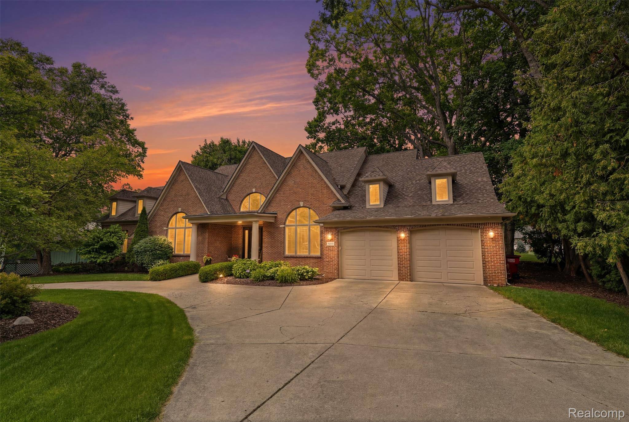 5110 Kitson LN, West Bloomfield Charter Township, MI 48324