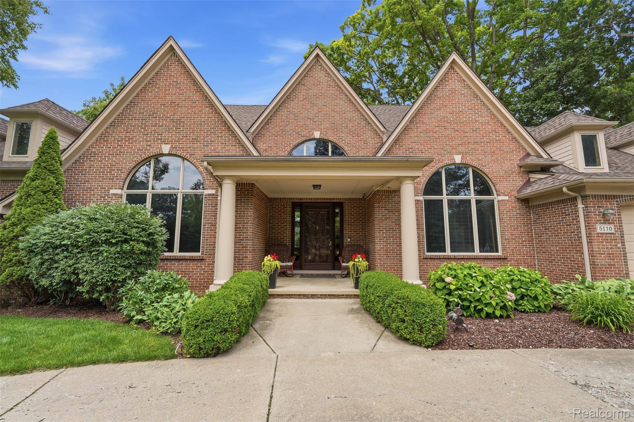 5110 Kitson LN, West Bloomfield Charter Township, MI 48324